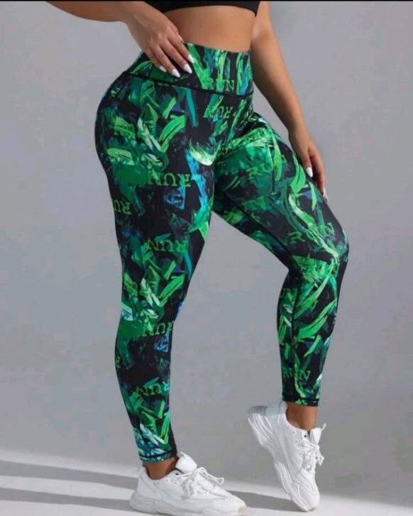 بنطال ضيق عالي الخصر