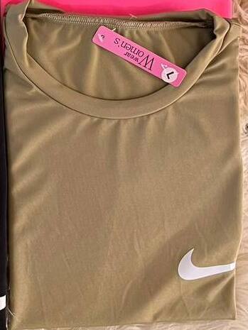 تيشيرت نسائي بأكمام قصيرة بتقنية دراي فيت - 9 ألوان