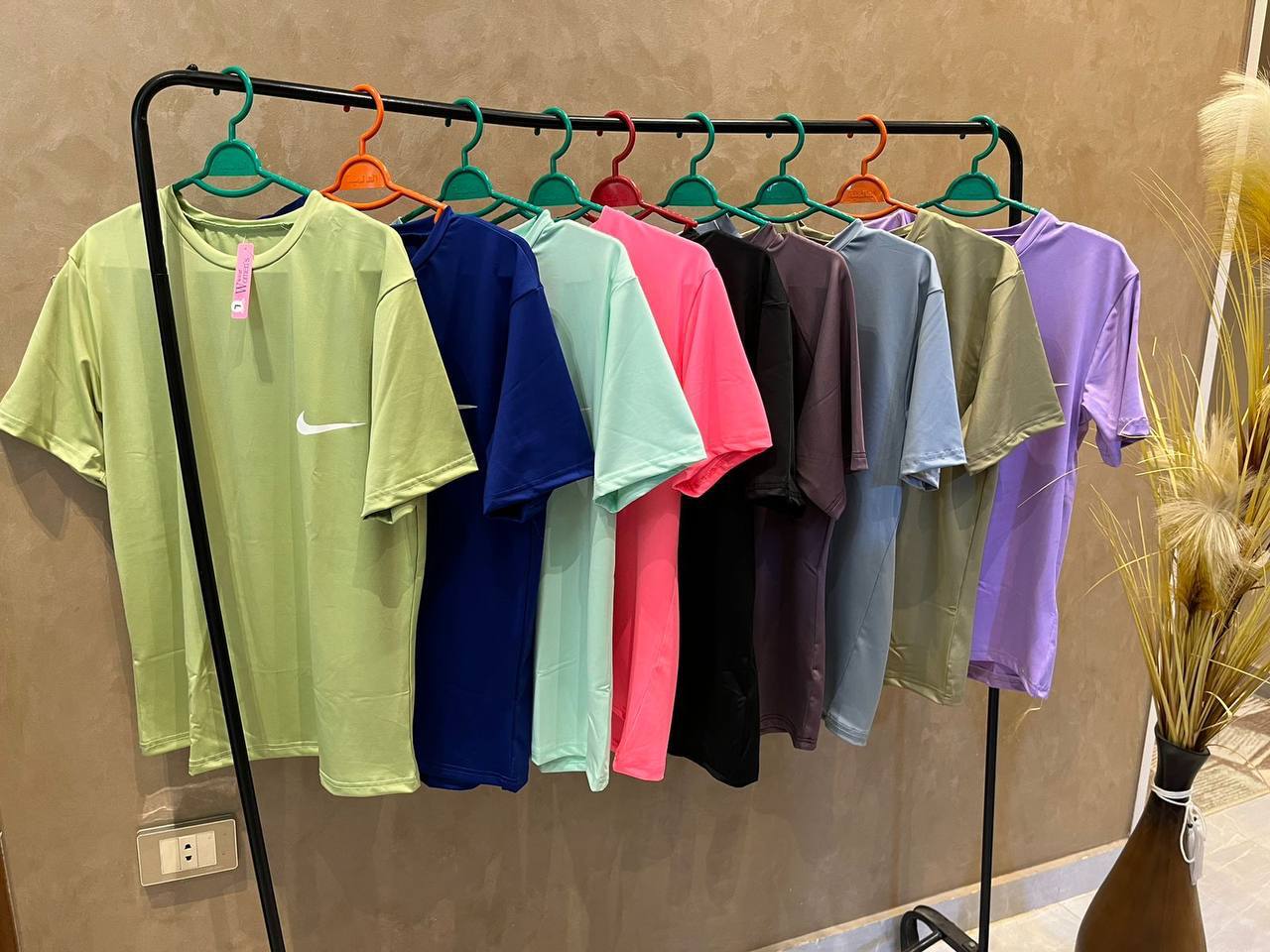 تيشيرت نسائي بأكمام قصيرة بتقنية دراي فيت - 9 ألوان